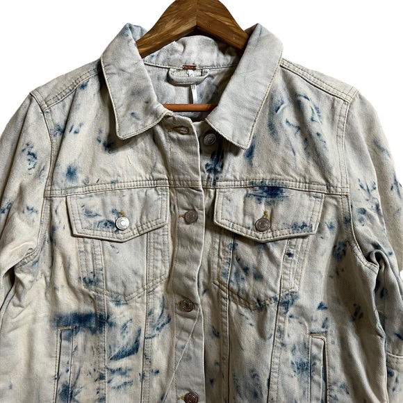 NWT! Free People Rumors Jones Tie Dye Blue Denim Jacket - Picture 8 of 10